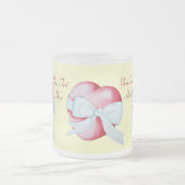 rood hart gebonden aan witte lintboeg romantisch matglas koffiemok (Center)