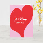 Rood hart met je t’aime-tekst op roze achtergrond kaart (Gele Bloem)