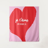 Rood hart met je t’aime-tekst op roze achtergrond wandkleed (Voorkant)