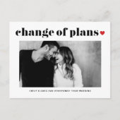 Rood Hart Moderne Wijziging van Plannen Trouwen Aankondigingskaart (Voorkant)