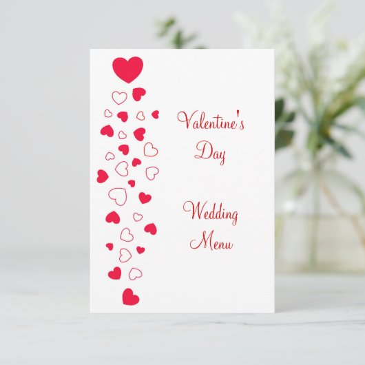 Rood Hart Ontwerp Valentijnsdag Trouwmenu Kaart (Staand voorkant)