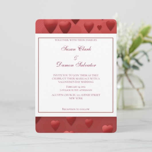 Rood hart Valentijnse uitnodiging voor huwelijksda (Staand voorkant)