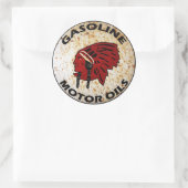 Rood Indische Gasoline  bord verstopte vaten. Ronde Sticker (Tas)