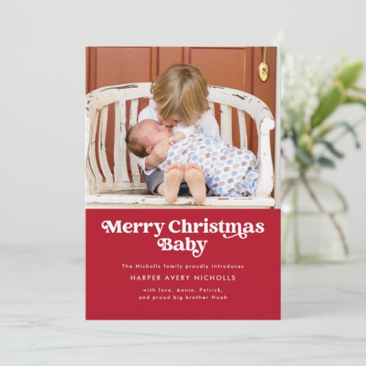 Rood kerstfeest Baby geboorteaankondiging Feestdagenkaart (Staand voorkant)