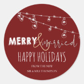 Rood Kerstfeest & Getrouwd Pasgetrouwd Gelukkige F Ronde Sticker (Voorkant)