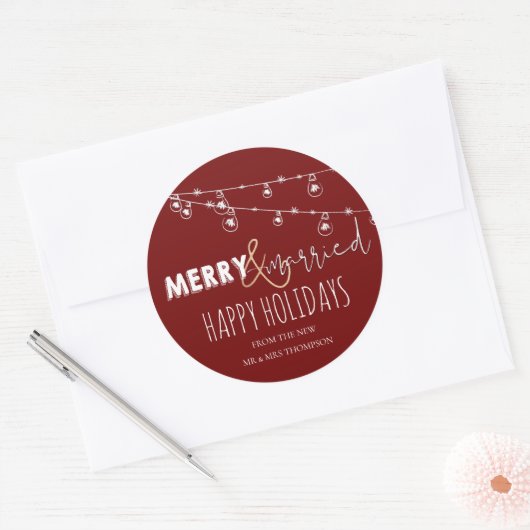 Rood Kerstfeest & Getrouwd Pasgetrouwd Gelukkige F Ronde Sticker (Envelop)
