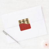 Rood kerstflesje met gouden lint en naam vierkante sticker (Envelop)