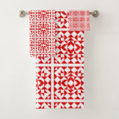  Rood kerstritsgeometrisch Quilt Patroon Bad Handdoek (Insitu)