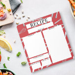 Rood keukengerei met blanco blad notitieblok<br><div class="desc">Een uniek en bruikbaar notitieblok voor culinaire recepten. Het ontwerp bestaat uit een patroon van zilveren keukengerei op een rode achtergrond met lege ruimten waar u alle belangrijke gegevens voor het bereiden van een recept kunt noteren. De tekst kan volledig worden aangepast.</div>