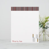 Rood keukenpapier met snijstrepen (Staand voorkant)