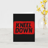 Rood kniel neer embleem kaart (Gele Bloem)