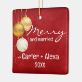 Rood leer eerste kerst getrouwd keramisch ornament (Links)