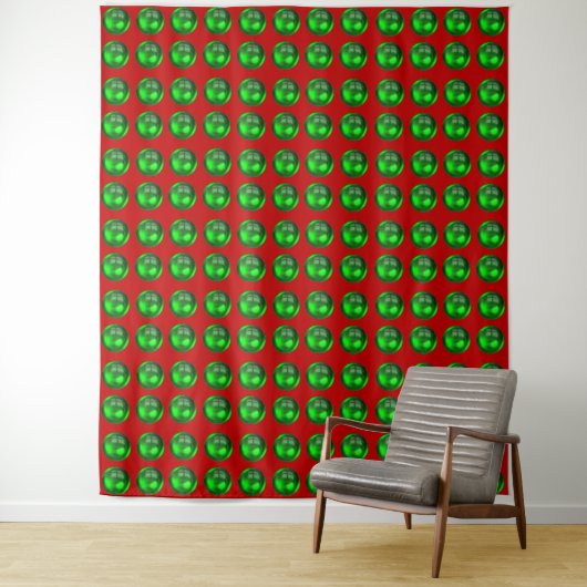 Rood met groene Stippen Wandkleed (In situ)
