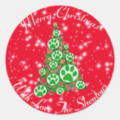 Rood met kerstboom met groene stier ronde sticker (Voorkant)