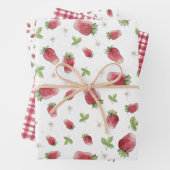 Rood met scheenbeen en aardbeien inpakpapier vel (In situ)