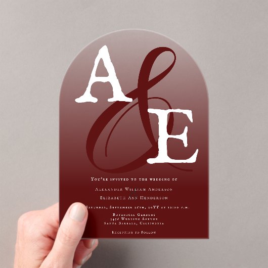 Rood minimalistisch monogram bruiloft acryl uitnodigingen (Insitu (Draagbaar))