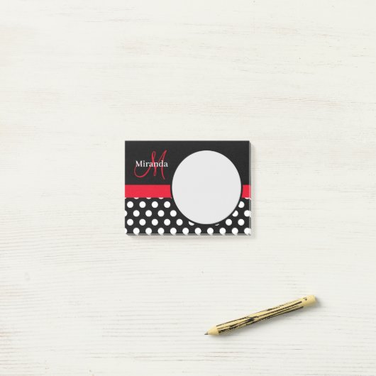 Rood Monogram Zwart Wit Polka Dot Post-it® Notes (Op bureau)