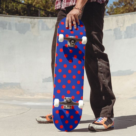 Rood op blauwe stippen patroonontwerp persoonlijk skateboard