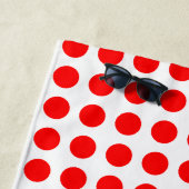 Rood op Witte Grote Grootte Horizontale Polka Dots Strandlaken (In situ)
