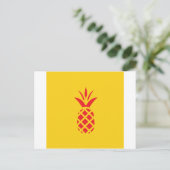 Rood Pine Apple in Geel. Briefkaart (Staand voorkant)