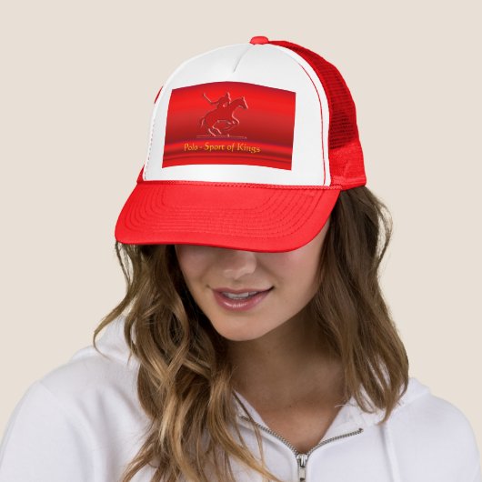 Rood poly-Pony en Rider op rood chroomvormig Trucker Pet (In situ)