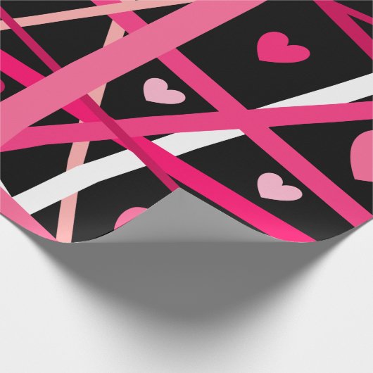 Rood, roze en witte strepen en harten cadeaupapier (Hoek)