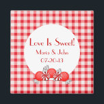 Rood Snoep Wedding Favor Magnet<br><div class="desc">Dit Rode Snoep Wedding-gunst Magnet is geweldig voor rode bruiloften of bruiloften met een rode snoep buffet. Pas je eigen tekst aan.</div>