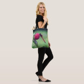 Rood snoepje op Dogwood Fruit Tote Bag (Op model)