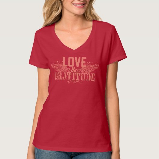Rood T-shirt met Love and Gratitude-tekst (Voorkant)