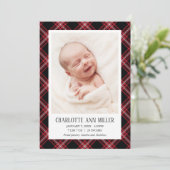Rood Tartan Baby geboortedatum Fotokaart Aankondiging (Staand voorkant)