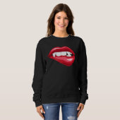 Rood Vrouw Vampier Biting Lips Vampire Lover Hallo Trui (Voorkant volledig)