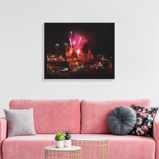 Rood vuurwerk over de Kansas City Plaza lights Canvas Afdruk (Insitu (Woonkamer))