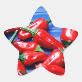 Rood, warm en blauw: chilipepers ster sticker