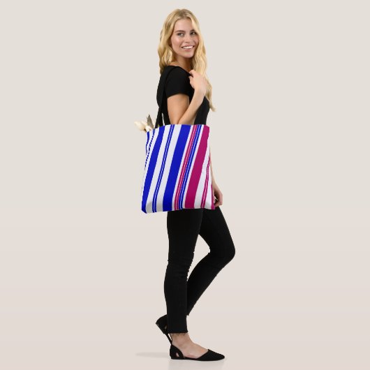 Rood, Wit, Blauw Gestreept Tote Bag (Op model)
