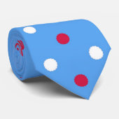 Rood, Wit & Blauw Polka Dots Patroon 2 Mannen Stro Stropdas (Opgerold)