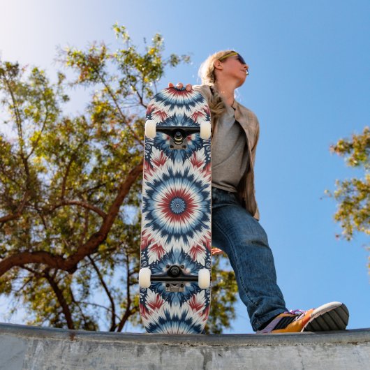Rood, Wit & Blauw Tie-dye Persoonlijk Skateboard (Buiten 1)