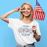 Rood Wit Blauw Vuurwerk Custom 4th of Juli Familie T-shirt<br><div class="desc">Super leuk en feestelijk 4 juli t-shirt met rood,  wit en blauw vuurwerk en 3 regels aangepaste tekst. Perfect als bijpassende vrienden en familie shirten voor uw juli 4th party. Ook geweldig voor Memorial Day of Veteran's en de perfecte manier om uw Amerikaanse trots te shows.</div>