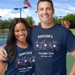 Rood Wit Blauw Vuurwerk Juli 4th Pickleball Crew T-shirt<br><div class="desc">Super leuk en feestelijk T-shirt met pickleball vuurwerk, en 3 regels aangepaste tekst. Perfect als bijpassende vrienden en familie shirten voor uw 4 juli feest, pickleball club toernooi team shirten, pickleball-liefhebbende familie reünie shirten of gewoon alledaagse plezier. Ook geweldig voor Memorial Day of Veteranendag en de perfecte manier om uw...</div>