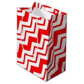 Rood Wit Chevron Zigzag Patroon Ontwerp Medium Cadeauzakje (Achterkant Gekanteld)