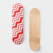 Rood Wit Chevron Zigzag Patroon Ontwerp Persoonlijk Skateboard (Voorkant)