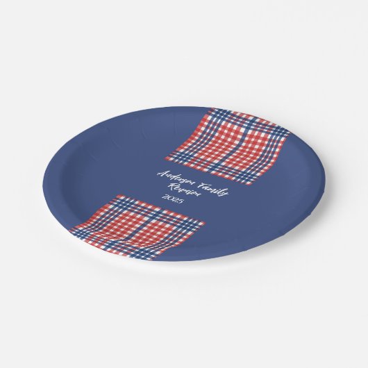 Rood, Wit en Blauw Gingham Familiereünie Papieren Bordje (Gekanteld)