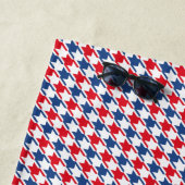 Rood wit en blauw Houndstooth Pattern Strandlaken (In situ)