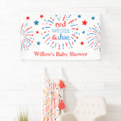 Rood Wit en Te Komen Baby Shower Vinyl Banner (Insitu)