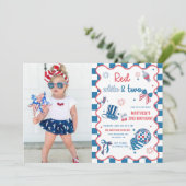 Rood, wit en twee 4 juli 2 verjaardagsfoto kaart (Staand voorkant)