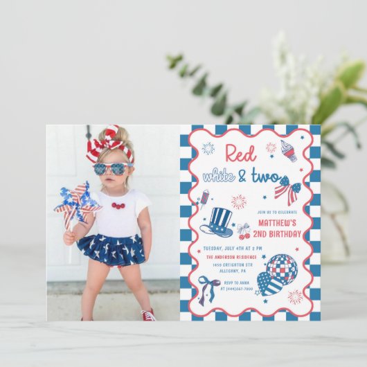 Rood, wit en twee 4 juli 2 verjaardagsfoto kaart (Staand voorkant)