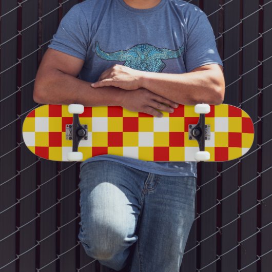 Rood Wit Geel Geruit Patroonontwerp Persoonlijk Skateboard (Buiten 3)