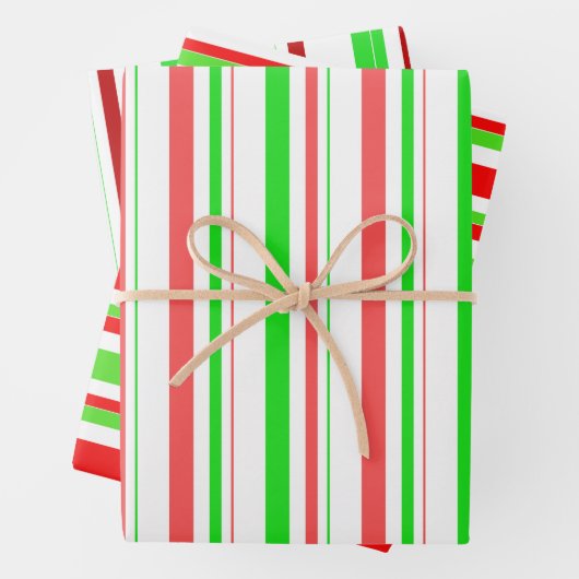 Rood, wit, groen gekleurde kerstkernen inpakpapier vel (In situ)