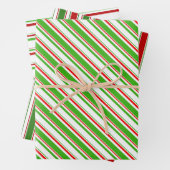 Rood, wit, groen gekleurde kerstkernen inpakpapier vel (In situ)