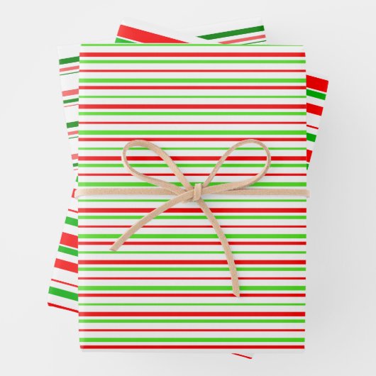 Rood, wit, groen gekleurde kerstkernen inpakpapier vel (In situ)