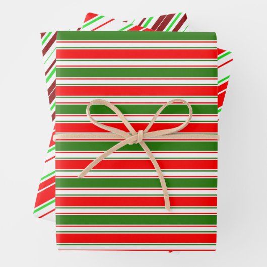 Rood, wit, groen gekleurde kerststijlstrepen inpakpapier vel (In situ)